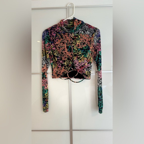 AFRM floral crop top with sheer sleeves - Picture 2 of 5